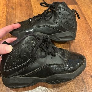 Nike Air Jordan Black B Loyal Basketball Shoes Lace Up Mid Top Kids 12